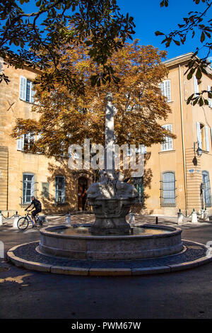 Fontaine des Quatre-Dauphins - dieser Brunnen der vier Delphine, Symbol der Mazarin Viertel, wurde im Jahre 1667 erbaut und ursprünglich fontaine Sai genannt Stockfoto
