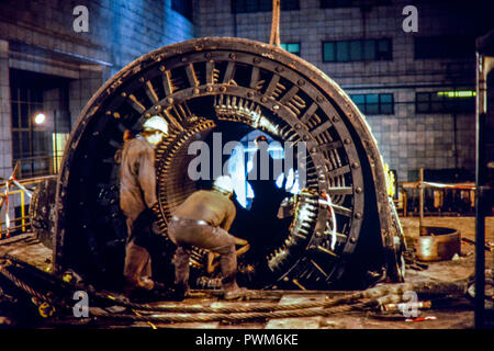 Battersea Power Station - die Demontage der Turbine 'B' im September 1987 Stockfoto