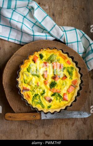 Broccolli lachs Quiche Stockfoto