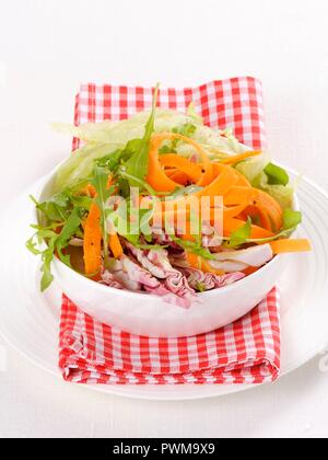 Einen knackigen Salat Stockfoto