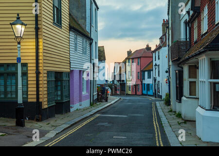 Am Abend in der Altstadt von Hastings, East Sussex, England. Stockfoto