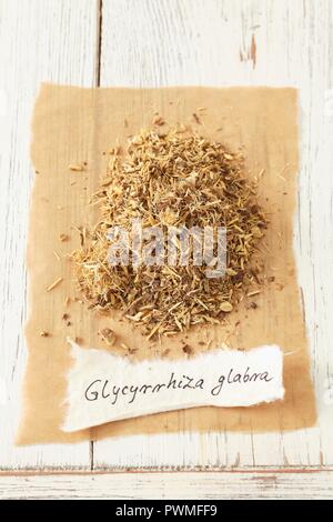 Getrocknete Süßholz (Glycyrrhiza glabra) Stockfoto