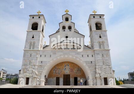 Fassade der Kathedrale der Auferstehung Christi, Podgorica, Montenegro Stockfoto