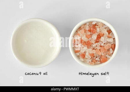 Hausgemachte Face Scrub aus Himalaya Pink salt und Kokosöl Stockfoto