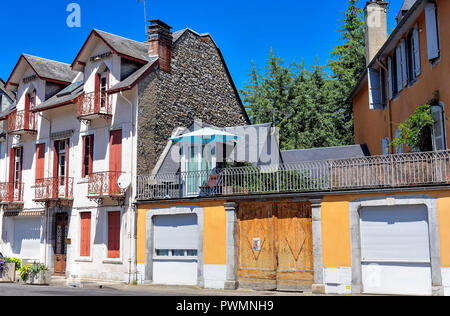 Frankreich, Occitanie region Hautes-Pyrenees, Kurstadt Bagneres-de-Bigorre, Häuser Stockfoto