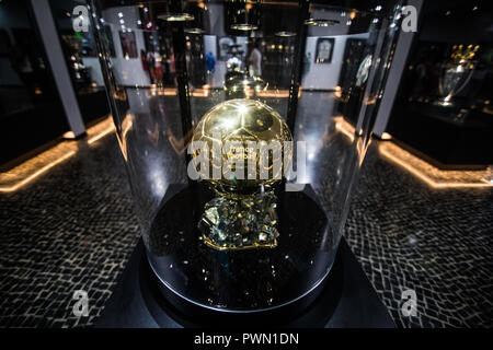 FUNCHAL, Madeira, Portugal - Juli, 2018: Der Christiano Ronaldo Pestana CR Hotel und Museum abgebildet ist auf der Küste von Funchal auf der Portugiesischen ist Stockfoto