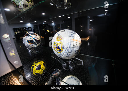 FUNCHAL, Madeira, Portugal - Juli, 2018: Der Christiano Ronaldo Pestana CR Hotel und Museum abgebildet ist auf der Küste von Funchal auf der Portugiesischen ist Stockfoto