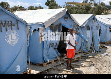 Im Zelt neben dem Camp MORIA - Lager für Flüchtlinge, die über die Boote in der Nähe der Türkei kam. Insel Lesbos, Griechenland, Mai 2018 Stockfoto