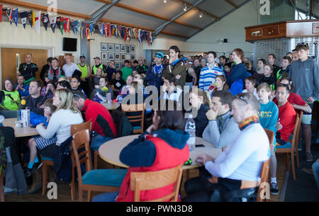 Die paddle Board Meeting vor dem Angriff eines Rennens Stockfoto