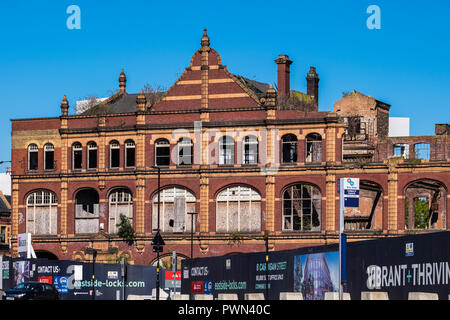 Verlassene Feuer beschädigte Werk im Eastside Schlösser, Birmingham, West Midlands, England, Großbritannien Stockfoto