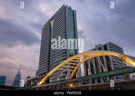 Detail von Chong Nonsi BTS-Station in Bangkok, Thailand Stockfoto