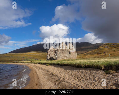 Die Ruine der Calda Haus in der Nähe von Ardvreck Castle, Loch Assynt, Schottland. Von der A 837 Straße an der Nordküste 500 route. Stockfoto