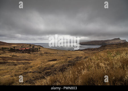Unglaubliche Aussicht auf die Klippen am Ponta de Sao Lourenco, Portugal Stockfoto
