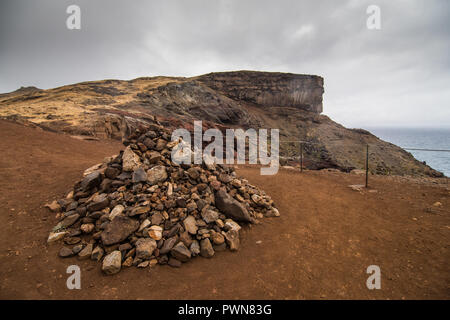 Unglaubliche Aussicht auf die Klippen am Ponta de Sao Lourenco, Portugal Stockfoto