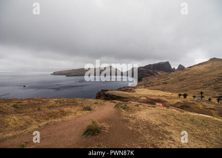 Unglaubliche Aussicht auf die Klippen am Ponta de Sao Lourenco, Portugal Stockfoto