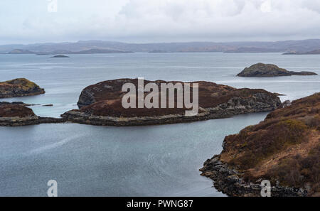 Inseln in der Bucht von Drumbeg, Sutherland, Ross-shire, Schottland, Großbritannien Stockfoto