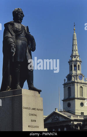 Charles James Napier Statue und St Martin-in-the-Fields, London, England, Großbritannien Stockfoto