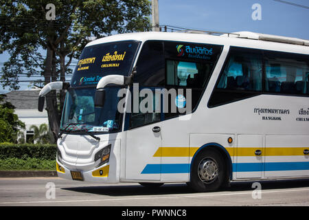 Chiangmai, Thailand - 21. September 2018: Scania 15 M-Bus der Firma Sombattour. Route Bangkok und Chiang Mai. Foto an der Straße Nr. 121 Chiangmai, Thailand Stockfoto