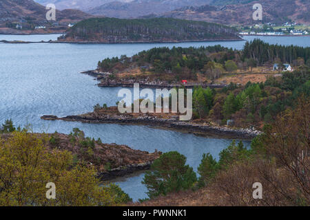 Inseln in Loch Shieldaig und Eilean Dughaill in der Nähe von Ardheslaig, Applecross, Schottland, Großbritannien Stockfoto