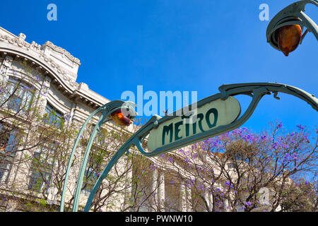 Mexiko Stadt U-Bahn - U-Bahn Eingang melden Stockfoto