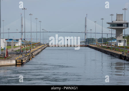 Mittelamerika, Panama, Colon. Panamakanal. Neue panamax Agua Clara Schlösser. Stockfoto