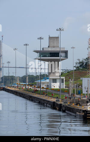 Mittelamerika, Panama, Colon. Panamakanal. Neue panamax Agua Clara Schlösser. Stockfoto