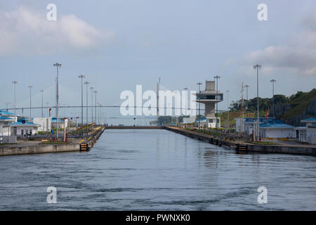 Mittelamerika, Panama, Colon. Panamakanal. Neue panamax Agua Clara Schlösser. Stockfoto