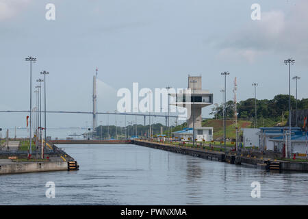 Mittelamerika, Panama, Colon. Panamakanal. Neue panamax Agua Clara Schlösser. Stockfoto