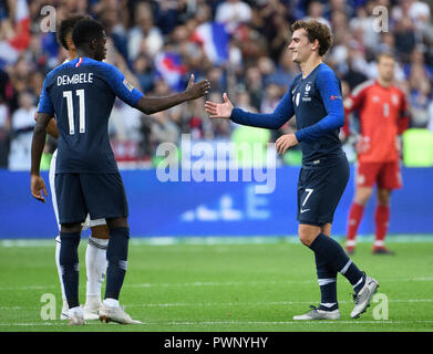 Paris, Frankreich. 16 Okt, 2018. Jubel nach dem 1:1: Armenian Dembele (FRA)/l. und Torhüter Antoine Griezmann (FRA)/r. GES/Fußball/Nationen Liga: Frankreich - Deutschland, 16.10.2018 Fußball: Nationen Liga: Frace vs Deutschland, Paris, 16. Oktober 2018 | Verwendung der weltweiten Kredit: dpa/Alamy leben Nachrichten Stockfoto