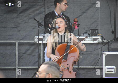 Bondy, Frankreich. 17 Okt, 2018. Juliette SAUMAGNE, Mitglied der Mädchen band L.E.J. ALPHACIT NEWIM/Alamy Live News Credit: Alphacit NEWIM/Alamy leben Nachrichten Stockfoto