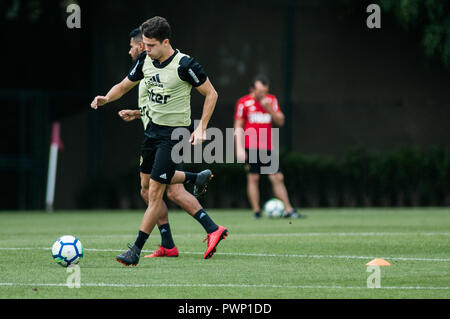 Sao Paulo, Brasilien. 17 Okt, 2018. TREINO TUN SPFC-Araruna während der Ausbildung von São Paulo Football Club bei CCT Barra Funda, im Westen Zone von São Paulo. (Foto: Maurício Rummens/Fotoarena) Credit: Foto Arena LTDA/Alamy leben Nachrichten Stockfoto