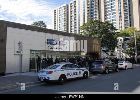 Halifax, Nova Scotia. 17 Okt, 2018. Die NSLC Cannabis Store auf Clyde Street, Halifax, N.S., 17. Okt. 2018. Die KANADISCHE PRESSE BILDER/Lee Brown Credit: Lee Brown/Alamy leben Nachrichten Stockfoto