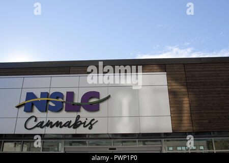 Halifax, Nova Scotia. 17 Okt, 2018. Die NSLC Cannabis Store auf Clyde Street, Halifax, N.S., 17. Okt. 2018. Die KANADISCHE PRESSE BILDER/Lee Brown Credit: Lee Brown/Alamy leben Nachrichten Stockfoto