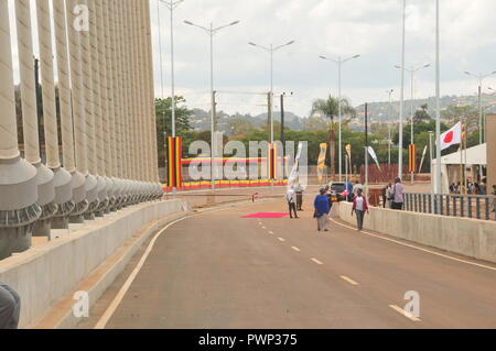 Jinja, Uganda. 17. Oktober 2018. Die Quelle des Nils Brücke, der Präsident von Uganda, Yoweri Museveni in Auftrag gegeben wurde. Kredit; Donald Kiirya/Alamy Leben Nachrichten. Stockfoto