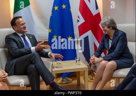 Brüssel, Belgien. 17 Okt, 2018. Bilder der bilateralen Sitzung zwischen den irischen Taoiseach, Leo Varadkar TD und der britische Premierminister, Theresa May MP in Brüssel, Mittwoch, 17. Oktober 2019. Erwartungen an einen Durchbruch niedrig sind, mit den Gesprächen über die irischen Grenze Problem festgefahren. Die EU-Staats- und Regierungschefs sagen, dass es bis zu der britische Premierminister wird mit frischen Ideen zu kommen, um es zu lösen. Frau Mai ist im Plan bleiben Sie hat bereits darauf eingestellt - aber es gibt Spekulationen der post-Brexit Übergangszeit könnte erweitert werden. Credit: Irish Auge/Alamy leben Nachrichten Stockfoto