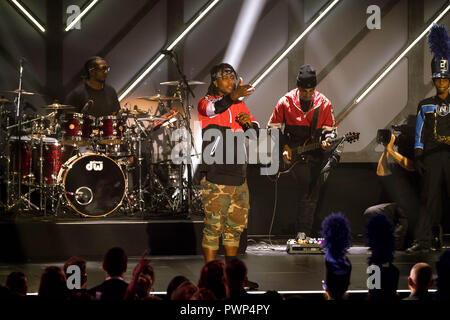 Nashville, Tennessee, USA. 16 Okt, 2018. KB und Blanca durchführen am 49. GMA Dove Award an der Lipscomb der Universität Allen Arena in Nashville statt. Credit: Jason Walle/ZUMA Draht/Alamy leben Nachrichten Stockfoto