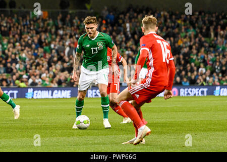 Dublin, Dublin, Irland. 16 Okt, 2018. Jeff Hendrick in Aktion während der Rep. von Irland Gesehen vs Wales UEFA Nationen Liga Match im Aviva Stadium. Endstand Irland 0-1 Wales Credit: Ben Ryan/SOPA Images/ZUMA Draht/Alamy leben Nachrichten Stockfoto