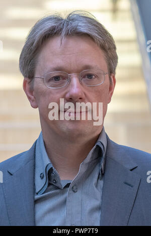 Straubing, Deutschland. 10 Okt, 2018. Volker Sieber, Rektor des Campus Straubing des Campus der Technischen Universität München. Foto: Armin Weigel/dpa/Alamy leben Nachrichten Stockfoto