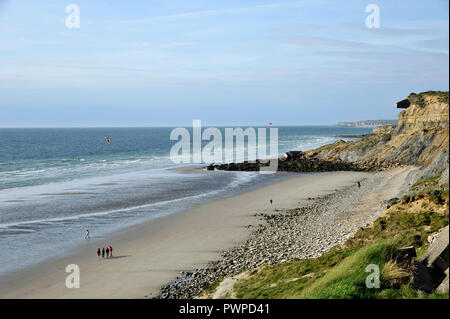 Frankreich, Region Hauts de Frankreich, Pas de Calais, Stadt am Meer von Wimereux, Strand und Felsküste, Opale Küste. Stockfoto
