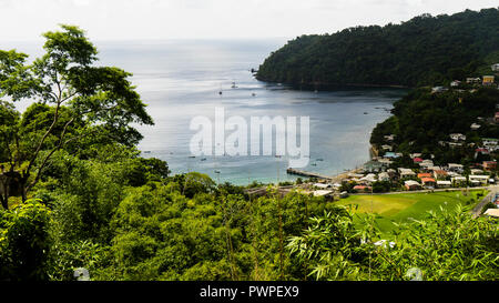 Globale Sicht auf den Mann des Krieges Bay, Charlotteville, Tobago, Trinidad und Tobago, West Indies, Südamerika Stockfoto