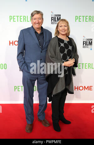 Philip Jackson Bei der Ankunft im BFI London Film Festival Premiere von Peterloo in Manchester. Stockfoto