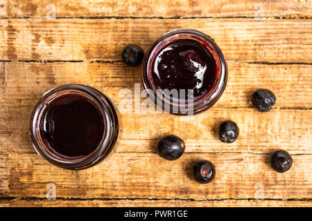 Aronia Konfitüre in einem Glas Top View Stockfoto