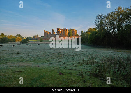 Schloss Kenilworth, Warwickshire Anfang Herbst morgen Landschaft Szene Stockfoto