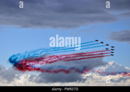 Patrouille de France Acrobatique, französischen Kunstflugstaffel Patrouille auch als die Patrouille de France oder PAF bekannt ist, ist die französische Air Force display Team. Rauchfahne Stockfoto