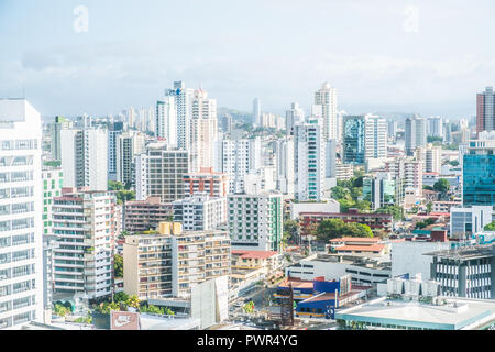 Panama City, Panama - März 2018: Stadtbild Antenne, die Skyline von Downtown Panama City Stockfoto
