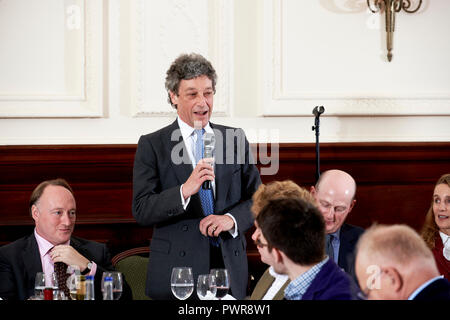 Adam Zamoyski den Oldie literarische Mittagessen 16.10.18. Stockfoto