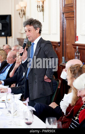 Adam Zamoyski den Oldie literarische Mittagessen 16.10.18. Stockfoto