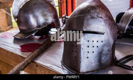 Detail der mittelalterlichen Ritter Helm Stockfoto