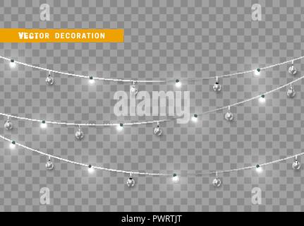 Weihnachtsschmuck, auf transparentem Hintergrund isoliert. Weißes Licht Girlanden mit Kugeln realistisch gesetzt. Silber Weihnachten Dekor. Festliche design Element Stock Vektor