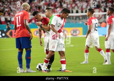 Miami, Florida. 12 Okt, 2018. Fußball-Spiel, Chile vs Peru im Hard Rock Stadion in Miami, Florida. Okt 12, 2018. Peru gewann 3-0. Stockfoto